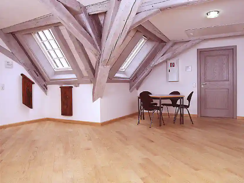Foto zeigt Bodendielen aus Esche